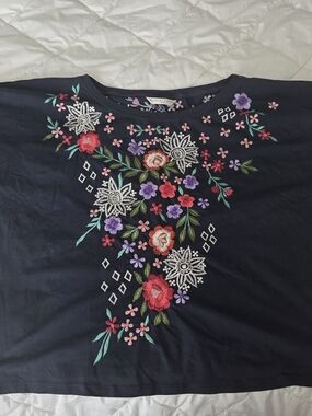 Embroidered Floral Navy Short-Sleeve Top